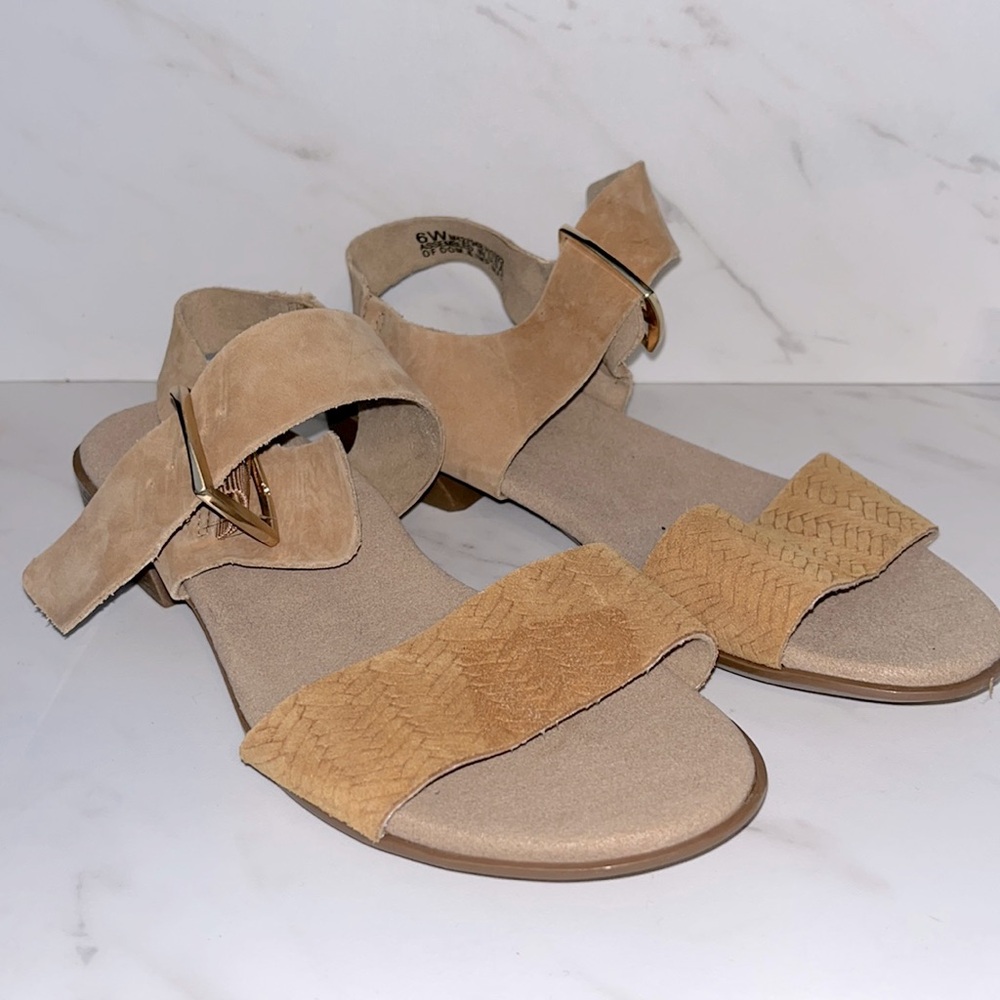 NEW Munro Cleo medium tan sandals sz 6